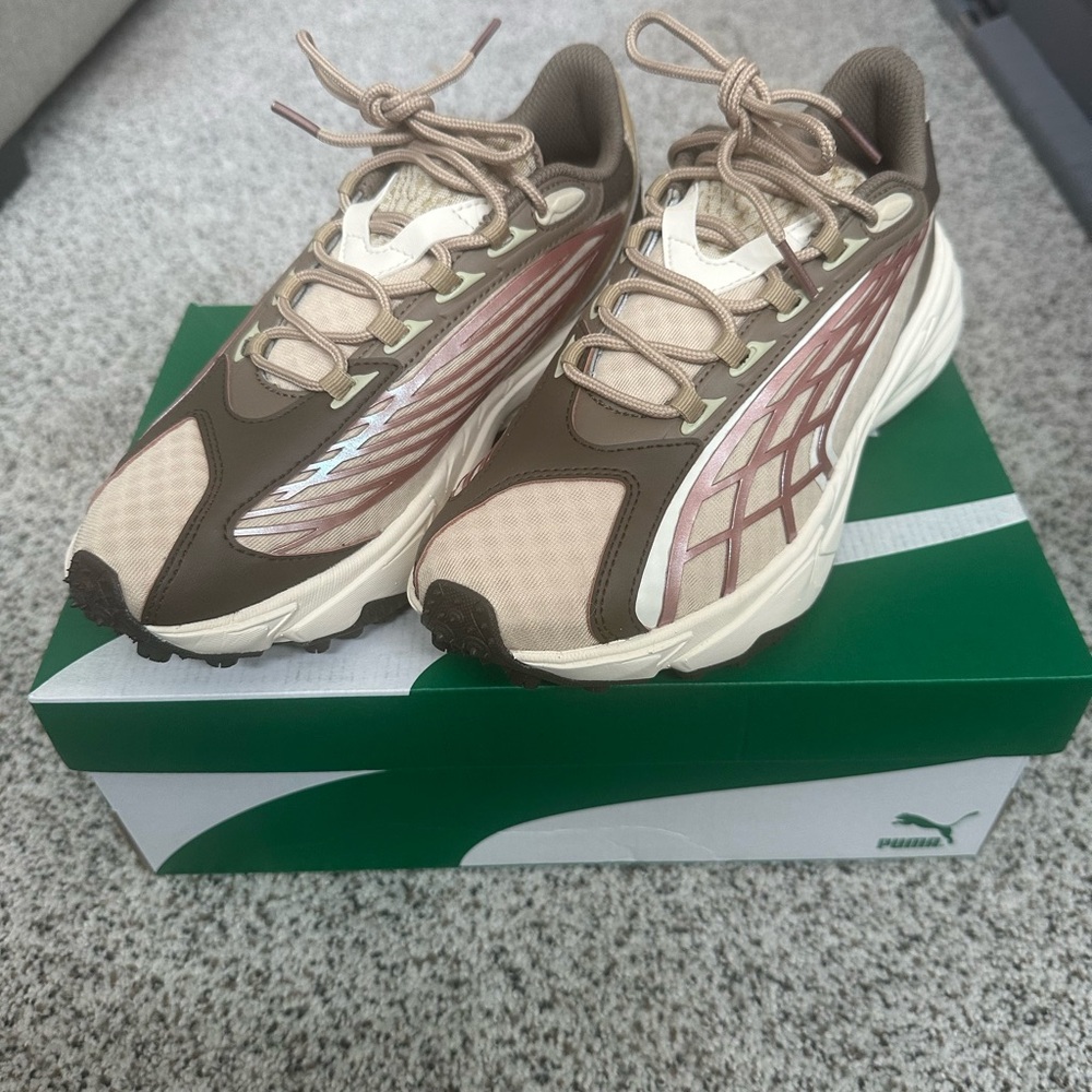 Puma Spirex Squadron women’s lifestyle shoes in brown/cream metallic rosegold